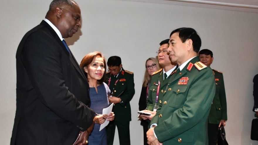 Vietnam and United States discuss defense cooperation